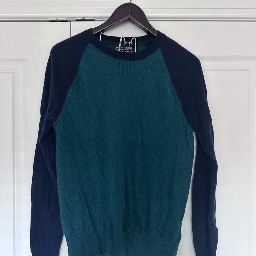 Banana Republic Todd & Duncan 100% cashmere sweater
